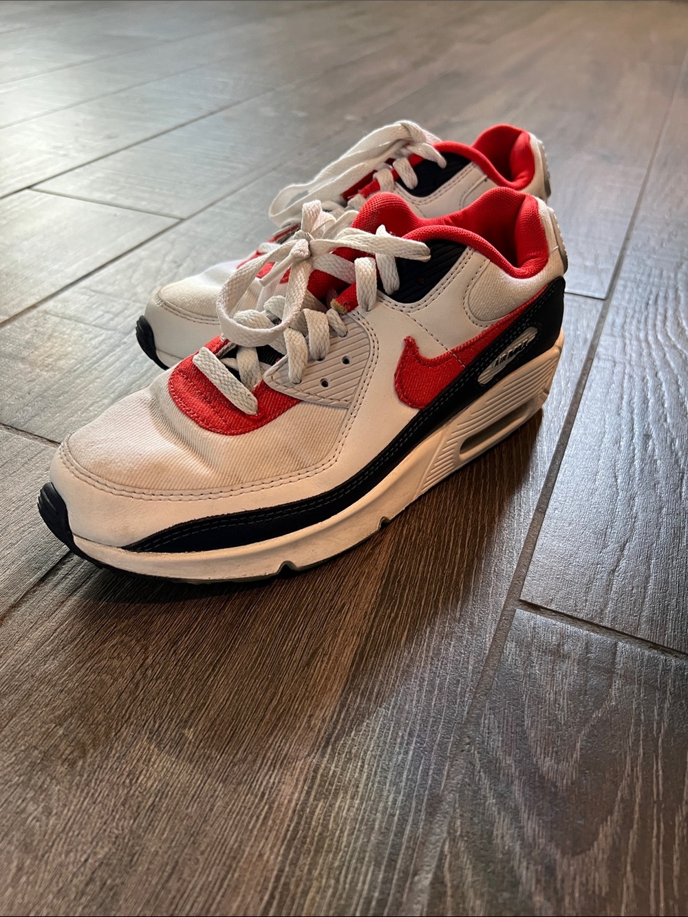 Nike Womens White, Red & Black Low-Top Sneakers